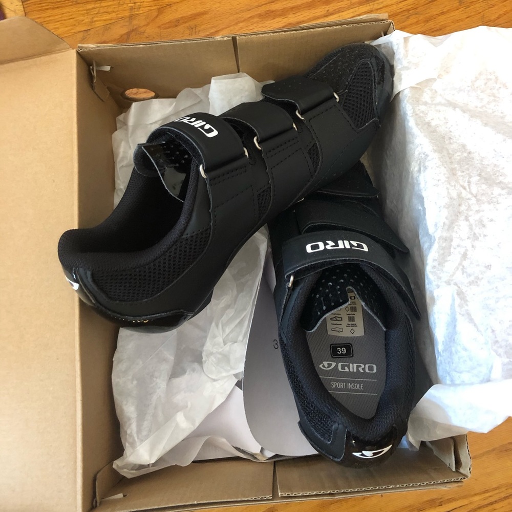 NEW NEVER WORN: Giro Techne cycling shoes, size 39